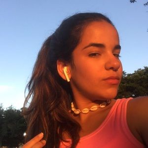 Meet your Posher, Manuela